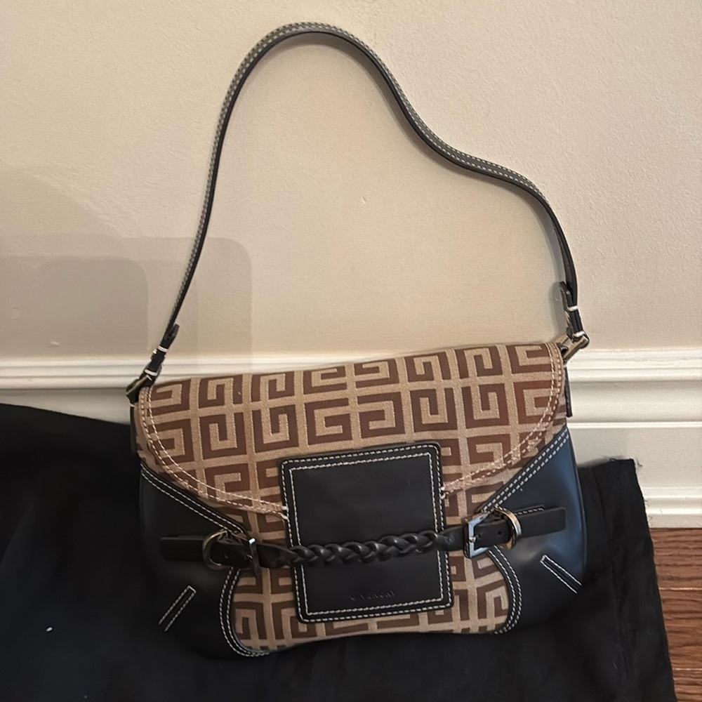 So elegant givenchy hand bag